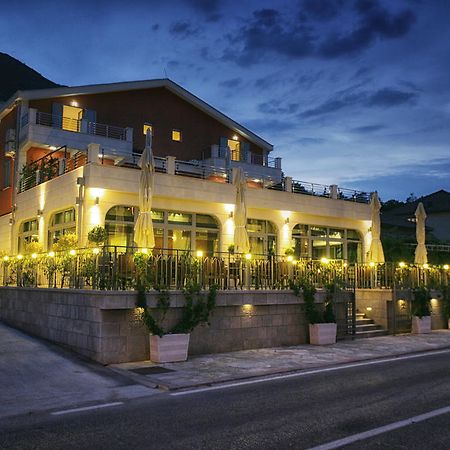 Hotel Ellena تْشيرسيك نوفي المظهر الخارجي الصورة
