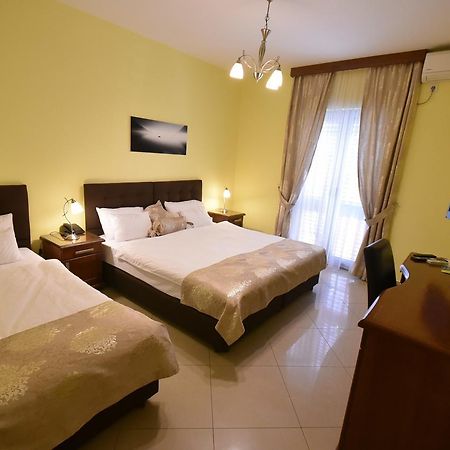 Hotel Ellena تْشيرسيك نوفي المظهر الخارجي الصورة