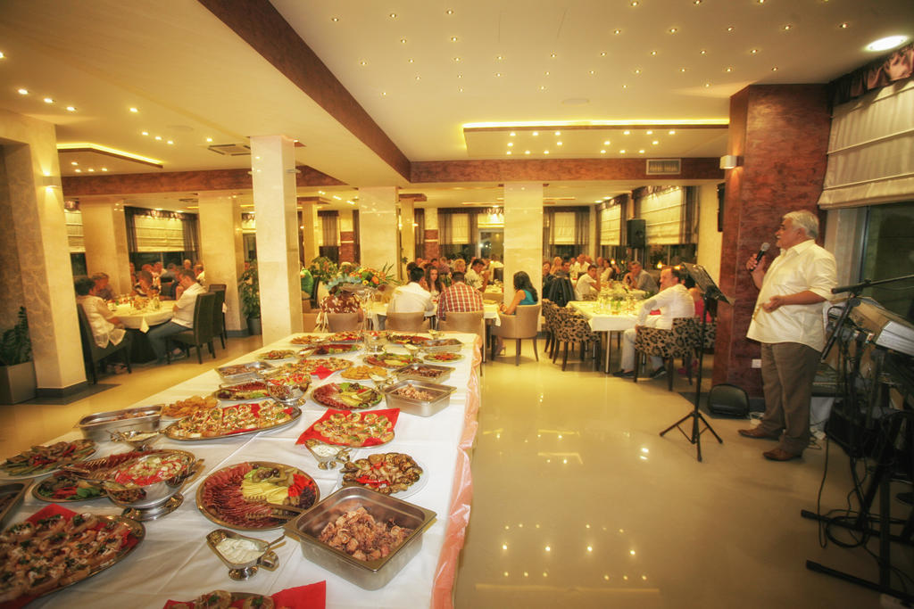 Hotel Ellena تْشيرسيك نوفي المظهر الخارجي الصورة