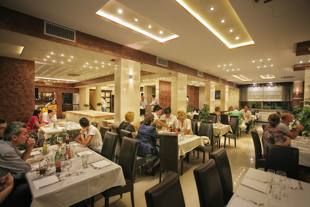Hotel Ellena تْشيرسيك نوفي المظهر الخارجي الصورة