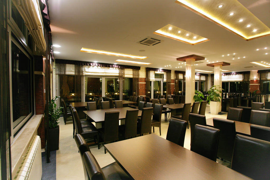 Hotel Ellena تْشيرسيك نوفي المظهر الخارجي الصورة
