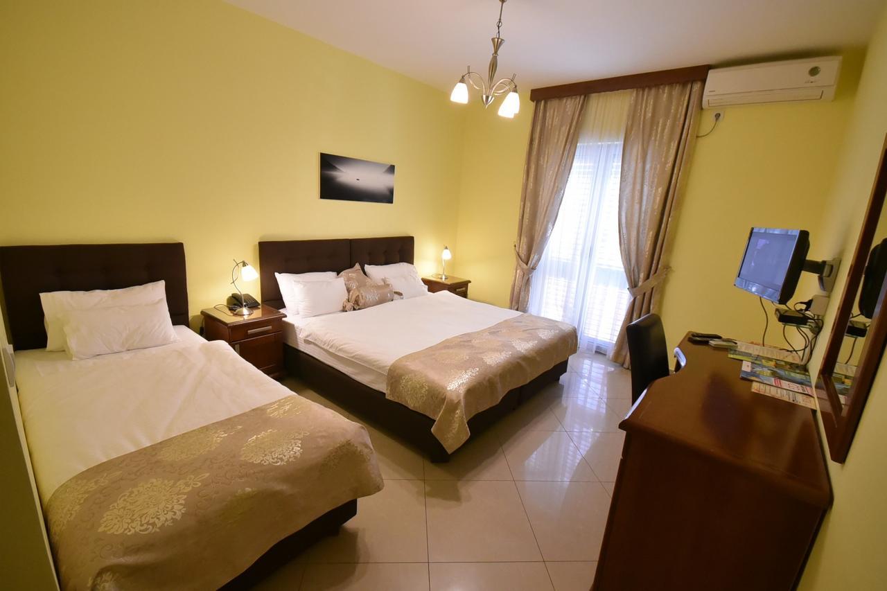 Hotel Ellena تْشيرسيك نوفي المظهر الخارجي الصورة